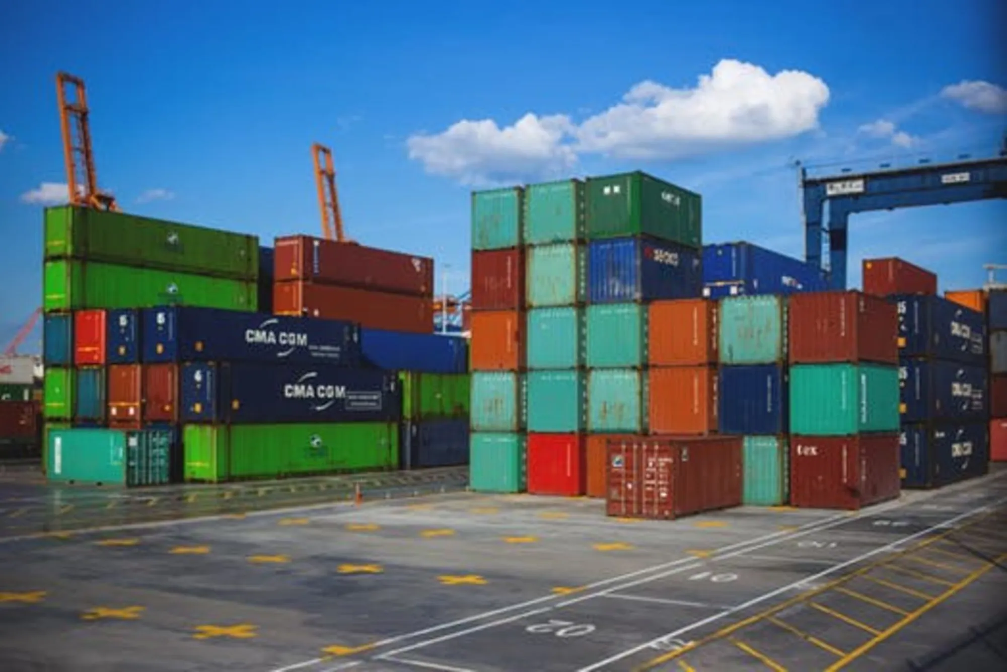 Door to Door Cargo to the UK from Dubai