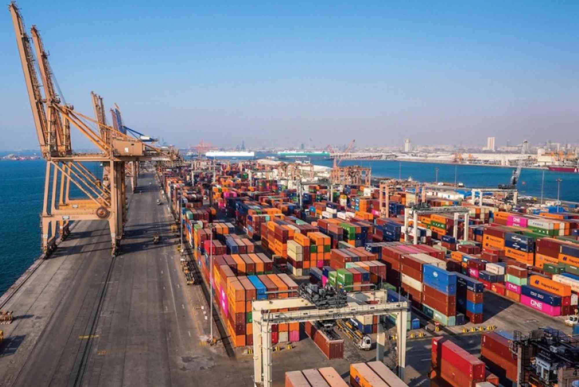 Challenges Faced by Cargo Companies in the UAE and How They Overcome Them