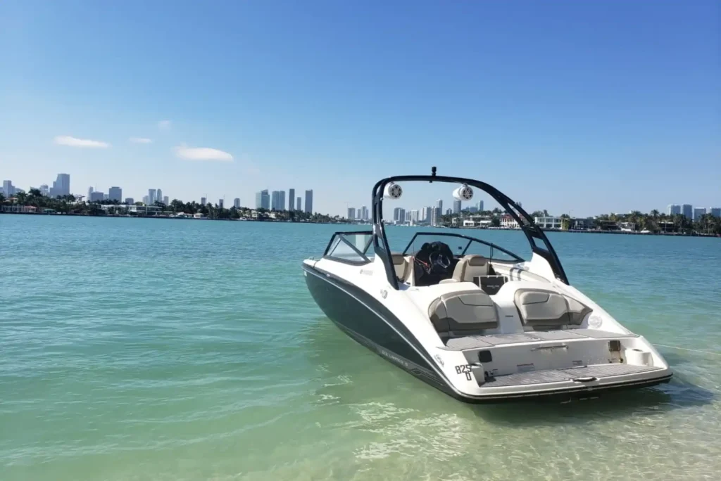 Who Offers Boat Rental in Abu Dhabi